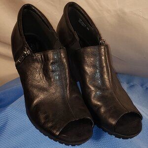 Aerosoles Women's Size 10M Black Birdcage Boots